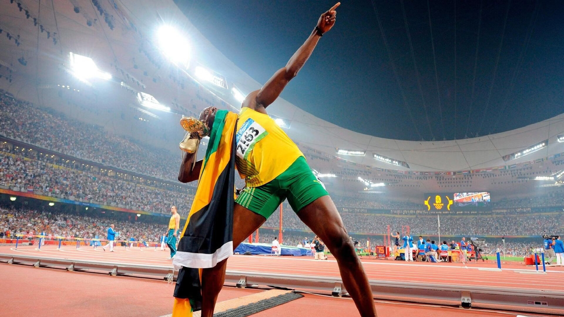 德约科维奇回归赛场，高光表现首场状态亮眼，拜仁观众沸腾！